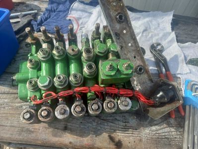 Reparatii Distribuitoare tractor