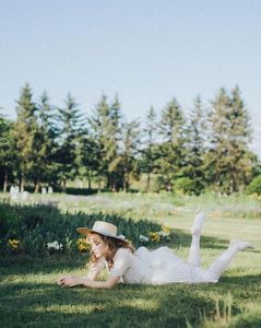 夏？夏が過ぎた –; 眠い瞬きの中で。
