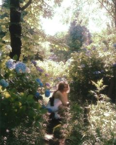 秘密の花園; ⸂I met a lady in the meads,  
Full beautiful—a faery’s child,
Her hair was long, her foot was light,
And her eyes were wild.⸃ ɞ
