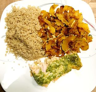 Quinoa, Squash Delicata, Salmon with herbs