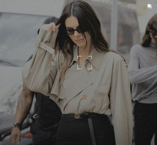 ☭ ·౹Ƽ.౹౹· ℐẹṇṇẹṛ ‹Arriving at The Row Fashion Show in Paris, France. [September 27, 2023]