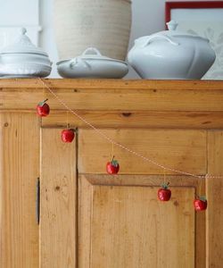 yes, about our meet-cute story.; ?ɐǝpᴉ ɹǝʇʇǝq ɐ ʇoɓ noʎ !ǝɯᴉʇ ǝɥʇ llɐ suǝddɐɥ ʇᴉ ʇnʇ-ʇnʇ
