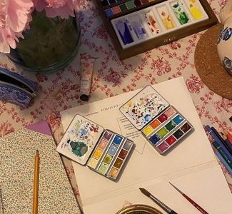 occasionally ! ?; I don’t fancy my blushing showing so I’ll stick to red (och you did, did you?) yes… let me guess, you saw it when it fell out the gift box…?
