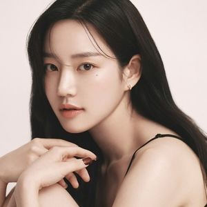 Lee Yoo Bi