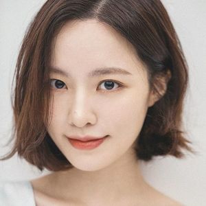 Bae Yoon Kyung
