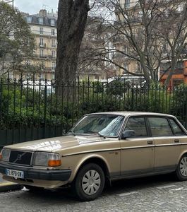 Spotted this dream motor, bang on matching with me outfit, it was!