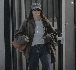 ☭ ·౹੫.੦੩· ℐẹṇṇẹṛ ‹Leaving Tufenkian Carpets Store in Los Angeles, CA. [January 16, 2024]