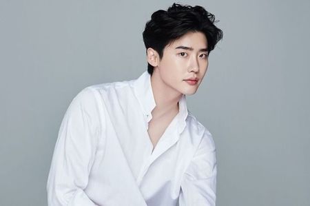 Jong-Suk Lee