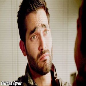 Barey, Grant, cum te-a numit mamica ta, sper să ai cameră pregatita! Voi restu vă rog să vă; potiliti pentru câteva momente, am un anunț de făcut.. *îl ridica pe Elijah de pe jos și o impinge pe Lily pe geam afara* du-te culege niște flori
