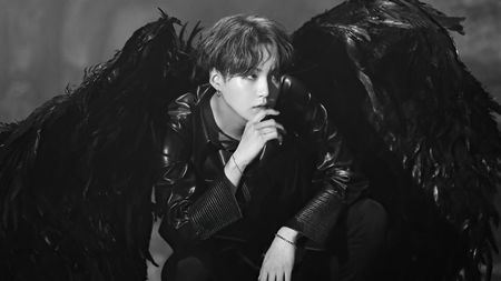 bts-suga-black-wings-map-of-the-soul-7-uhdpaper.com-4K-6.690