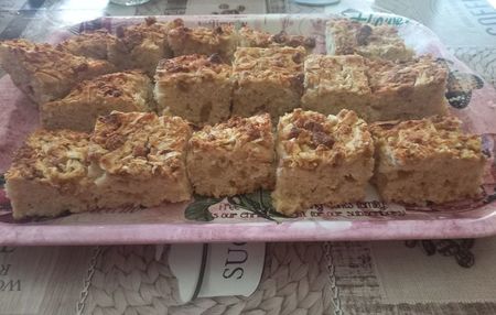Prajitura cu mere si biscuiti