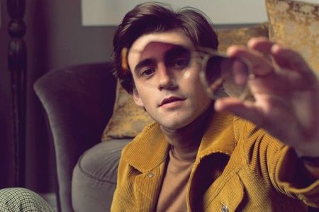 SerafineMiniati got　　⁵Elliot Farrow.