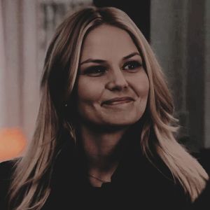 　　 ౿ xTheOriginalsTO got Emma Swan.