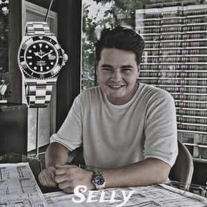 #crawlingback2me ⚝ Selly.; Account: Selly → Director of the show Buzz House on YT + The Founder of the festival Beach Please &amp; of the group 5GANG.
