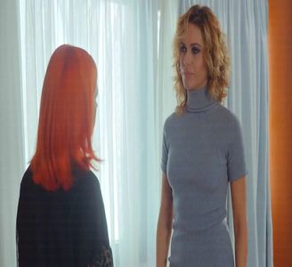 — Scutur din cap când realizez că nu termenul acesta-l folosise în legătură cu fratele ei și; mă corectez. ❝Scuze, din nefericire ai spus.❞ Surâd ușor în colțul gurii urmărind-o cu privirea, pufnind amuzată la încercarea de a lua în brațe peretele. Mă credeți sau nu, replica pe care
