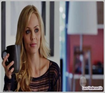 × bagandu-ma in acesi oala cu toata vedetele de la Hollywood, asa ca nu; ezit in a raspunde instant. ❝Keep calm, Jack. Nu toti sunten la fel, nu as fi una din acele disparate sa apara ca si fata a acestui nou brand...❞ Sorb o gura din cana ce nu o dezlipesc
