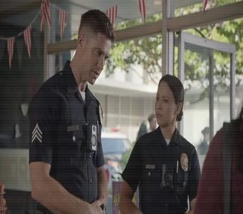 ”știai că Natasha era în stare să intre și peste mine în casă, doar ca să formăm din nou un; cuplu.” Să spunem doar că viața mea în Seattle nu era tocmai roz și sclipici de zâne, dar chiar aveam nevoie de o schimbare, cu sau fără fosta nebună care căpătase o obsesie pentru mine.
