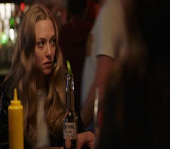 „Whiskey, neat.” Îi răspund mai întâi, la ultima sa întrebare. Fără vlagă mă prăbușesc pe canapea,; capul căzându-mi pe spate, moment în care-mi închid și ochii. „Pentru că munca la cabinet nu-mi oferea un salariu stabil și în niciun caz, nu unul pe măsura celui pe care-l câștig acum.”
