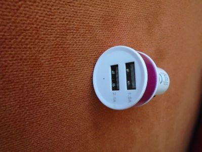 Alimentator 12 V pentru auto bricheta masina cu 2 USB ( 2.1 A+ 1.0 A) (3)