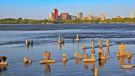 Gatineau vue from Outauais Riviere