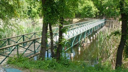 P1570540; parcul sticlariei
