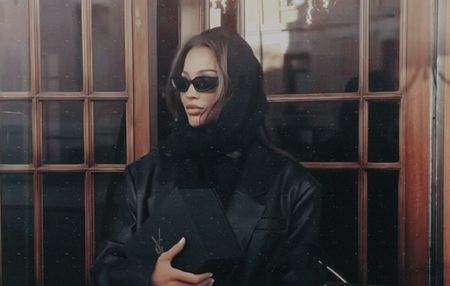 Hi, lovelies! I’m Sabela Almeida, 24, all the way from the bright and beautiful city of Curitiba.; Fashion has always been my little slice of magic—where I can be bold, fun, and completely myself. I’ve always been the girl who loves to experiment with looks, mix things up, and try something new.
