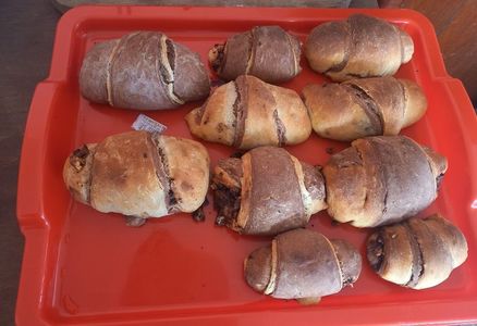 Cornuri bicolore cu nuca