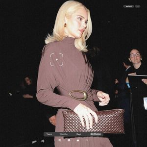 ،01.11 Ꜥℐẹṇṇẹṛ on ²¹Ⲋep in Milan, Italy; arriving at the Bottega Veneta Show.