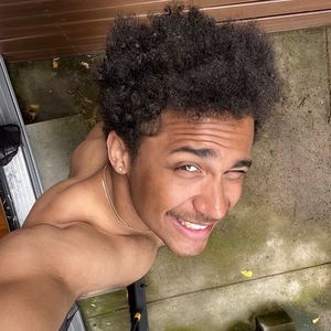 anyway, ladies keep the nudes comin’, so i'm stacked on content. love ya