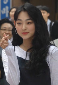 Kang Mi-na 04.12.1999  