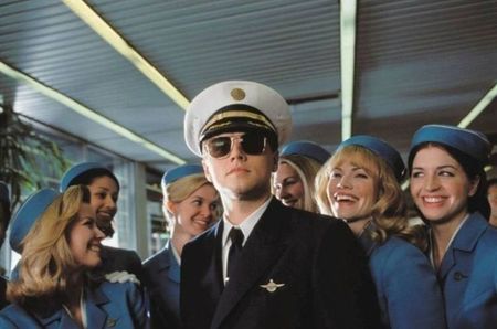 Catch Me If You Can, dir. by Steven Spielbierg, 3.5★.　　　A true story about a young con artist; who successfully impersonates a pilot, doctor, and lawyer while evading the FBI.
