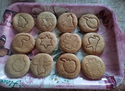 Biscuiti cu lamaie si scortisoara