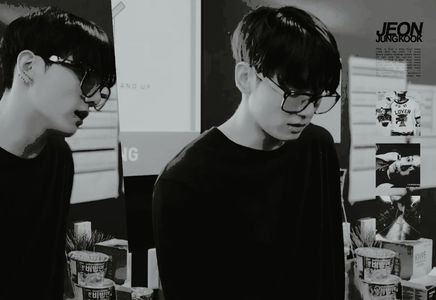 ◞22ᶰᵈ◟　˓Ꭻe̤o̤n̤ꨄᎫungkook➲Go̟l̟d̟e̟n̟영혼.