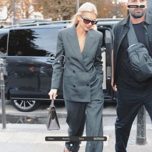 ،26.12 Ꜥℐẹṇṇẹṛ on ²⁴Ⲋep in Paris, France; arriving at the L’Avenue Restaurant.