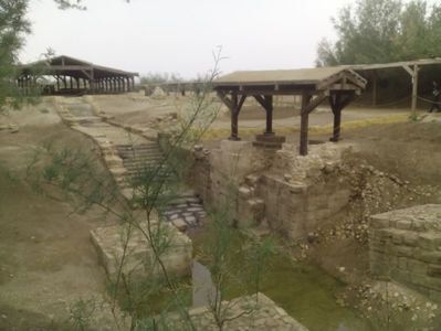 La Iordan Al-Maghtas; Locul botezării lui Isus
