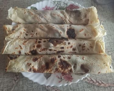 Clatite cu dulceata de corcoduse