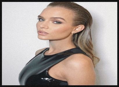 　　　　  Jo Skriver as Leah Kensington, 27