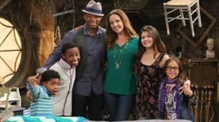 Poza 30.(The Haunted Hathaways)