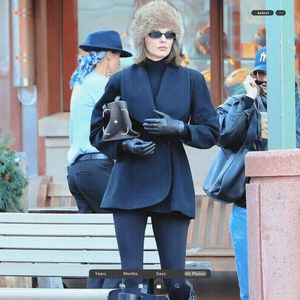 ،06.04 Ꜥℐẹṇṇẹṛ on ¹⁵ʝan in Aspen, CO; ⠀⠀out and about.