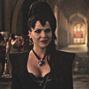 • Day 39 x 11.04.2025 w/ Regina Mills (Evil Queen).; My favourite villain/antagonist from Once Upon a Time. (Cât a fost ea rea, că după nu a mai fost dar tot mi-a plăcut her development!)
