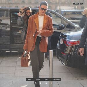 ،20.04 Ꜥℐẹṇṇẹṛ on ²⁷ʝan in Paris, FR; arriving at the Ritz Hotel.