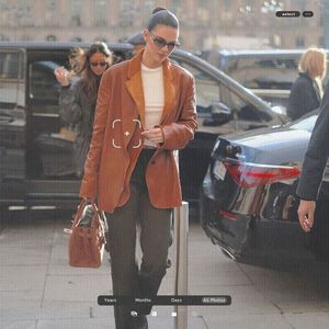 ،21.04 Ꜥℐẹṇṇẹṛ on ²⁷ʝan in Paris, FR; arriving at the Ritz Hotel.