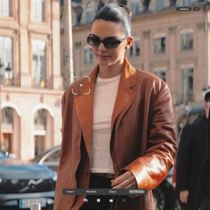 ،25.04 Ꜥℐẹṇṇẹṛ on ²⁷ʝan in Paris, FR; arriving at the Ritz Hotel.
