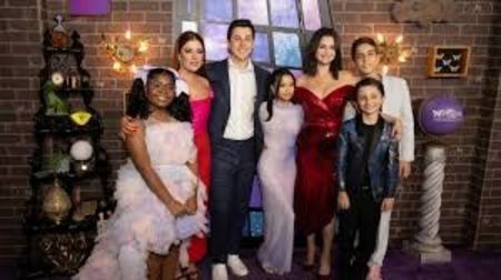Poza 68.(Magiceni dincolo de Waverly Place)