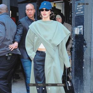 ،26.04 Ꜥℐẹṇṇẹṛ on ⁷ʄeb in New York City, NY; leaving Calvin Klein Fashion Show.