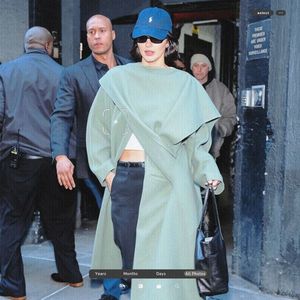،27.04 Ꜥℐẹṇṇẹṛ on ⁷ʄeb in New York City, NY; leaving Calvin Klein Fashion Show.