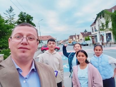 ; Vernisajul expoziției Costumul tradițional , alaturi de doamna Doina Isfanoni , Marcel Parau
