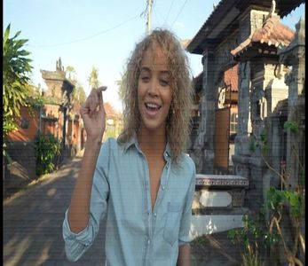 — În ochii ei se putea citi cu sinceritate mândria că a putut face bine unui suflet neajutorat; care avea nevoie de asta. Poate că se citeau și orele nedormite, dar ce mai conta? Totul era bine, din nou, în Univers. „Cred c-o să fiu tristă când n-o să-l mai știu lângă mine.”
