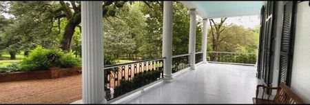 Terenul era nelucrat. Iarba prea înaltă, cu nuanţe de ruginiu şi negru, de parcă pământul însuşi; se degradase. Şi totuşi, în ciuda abandonului aparent, nimic nu părea... mort. Nu. Locul acesta nu era mort. Doar adormit. Şi Lila avusese sentimentul, de când coborâse din maşină, că prezenţa
