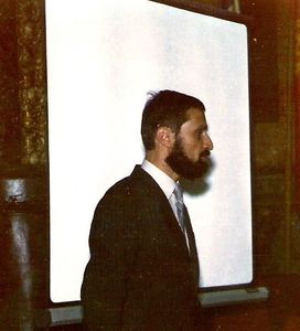 10 mai 1985, la susținerea tezei de doctorat; În aula universității, prin expunere de diapozitive.

